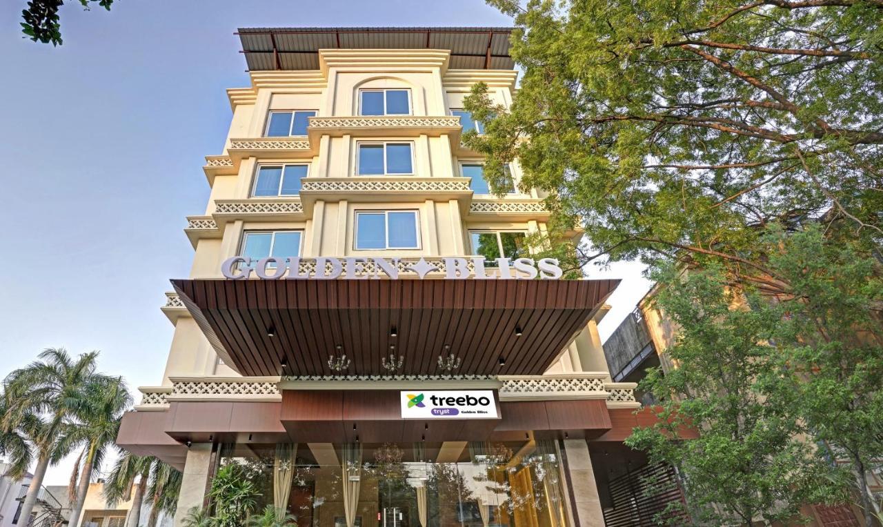 Treebo Premium Golden Bliss Trimurti Nagar Square Nagpur Exterior photo
